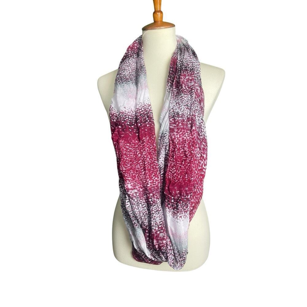 Infinity Scarf Women One Size Fits All Burgundy Cream Speckled Ombre Pattern